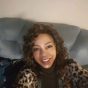 Meet your Posher, Gina